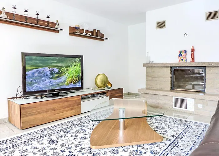 Aaregg By Interhome ברינץ